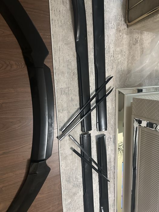 Lip si pragrui laterale