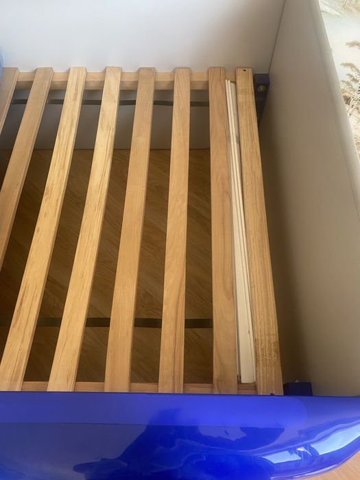 Продам кровать машинку для мальчика