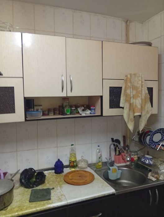 Сотилади 2 хонали 8 мкрн