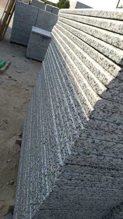 Готови Полирани Стъпала Гранит " Лайт "  - 30 Евро комплект с ДДС