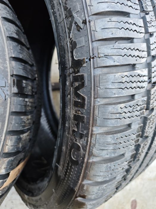 265/35/18 KUMHO  Winter