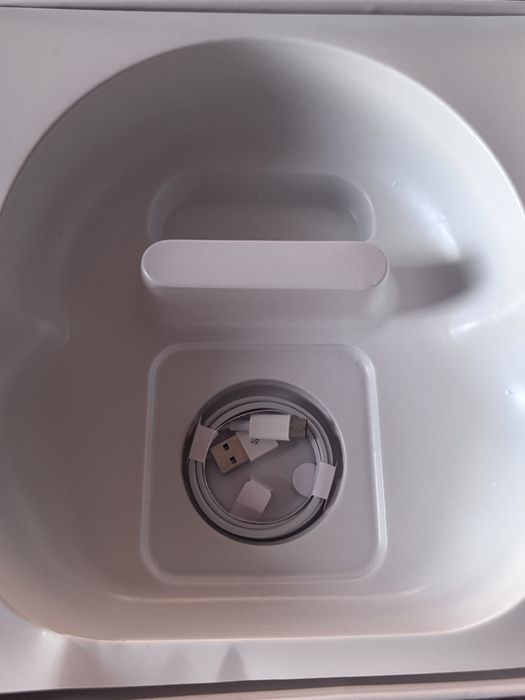 Продам Airpods Max