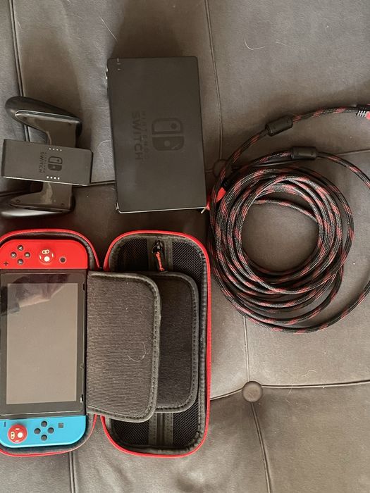 Nintendo Switch (2 ревизии)