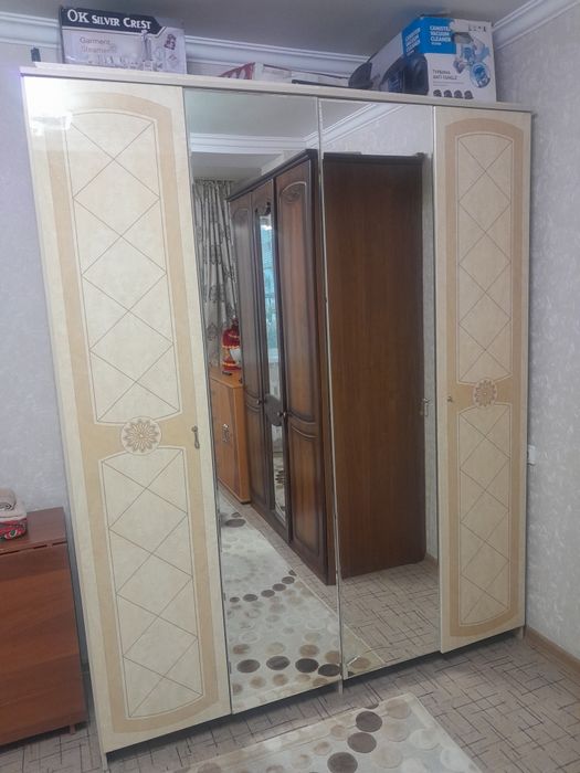 Продам б/у шкаф.