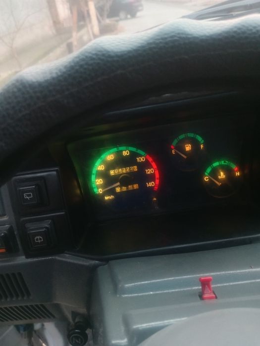 Машина Бир кул минилган пробек 202400 заднимос каропка очилмаган жим м