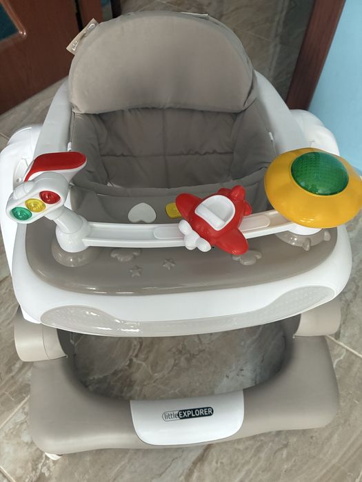 Детска проходилка Little Explorer бежова Chipolino