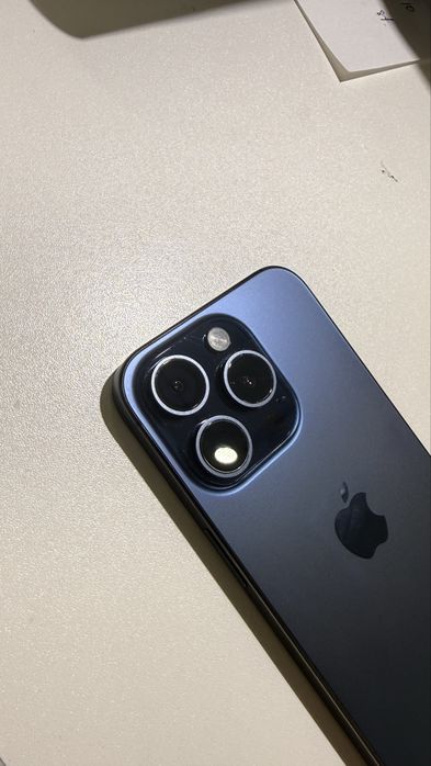 IPhone 15 pro 256 gb