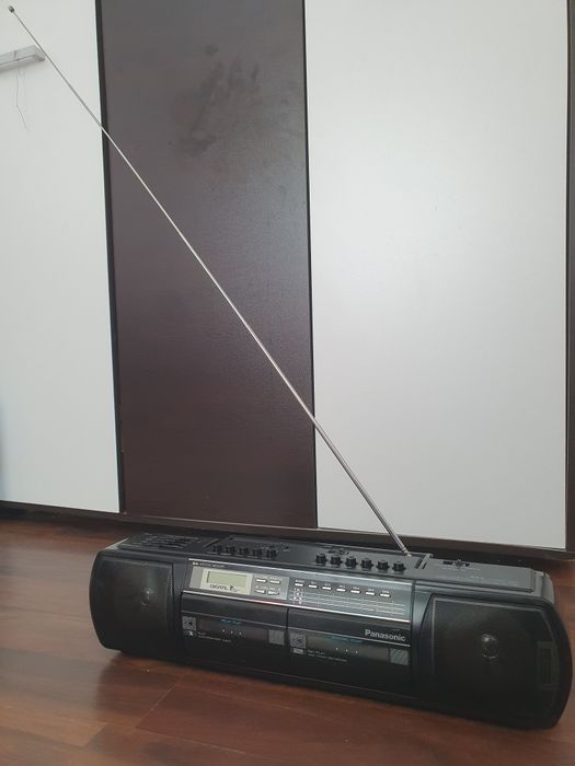 Vand boombox panasonic.dublu casetă.