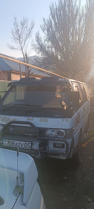 Продам Митсубиси Делика 2.5 дизель