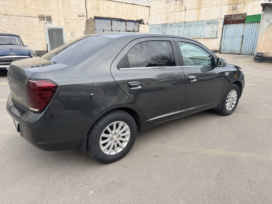 Chevrolet Cobalt 2018 — 5