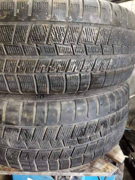 Шины 215/55/17 пара зимние