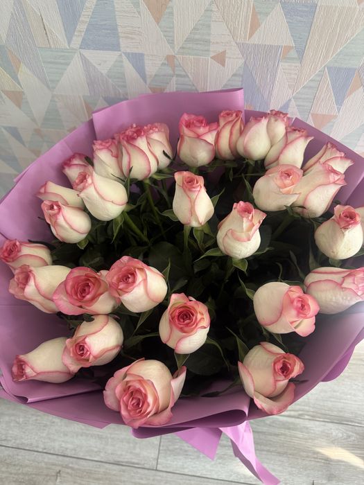 Продам большой букет из 33 роз