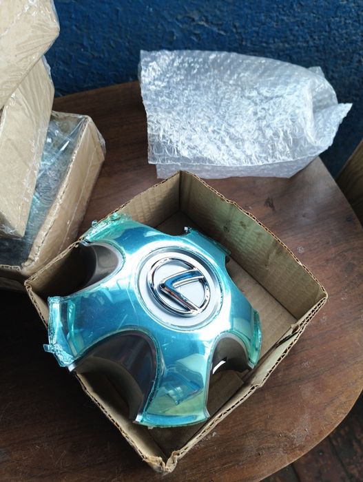 Продам колпачки на диски