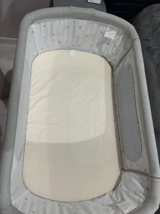 Бебшка кошара Пали next to me