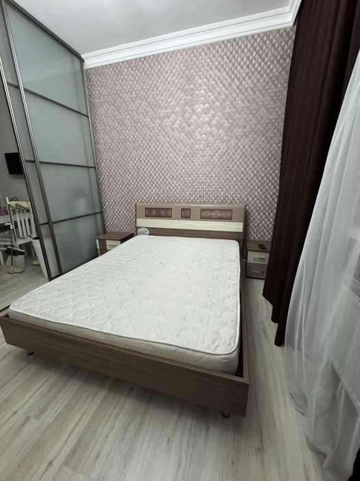 Кровать двуспальная с матрацом Розали