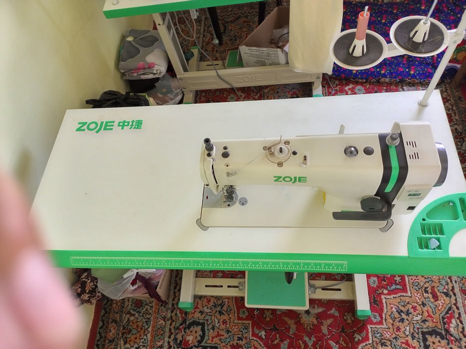 Zoje tikuv moshinasi