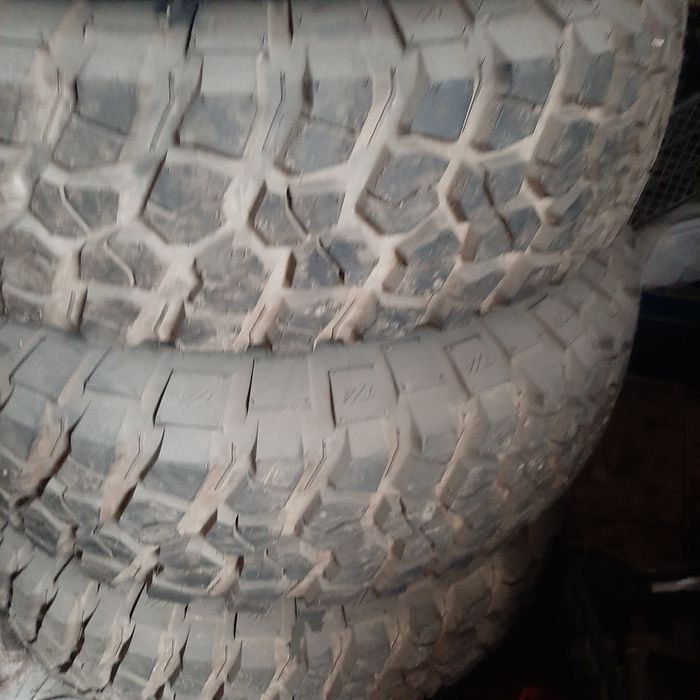 Продам новые шины.Внедорожник