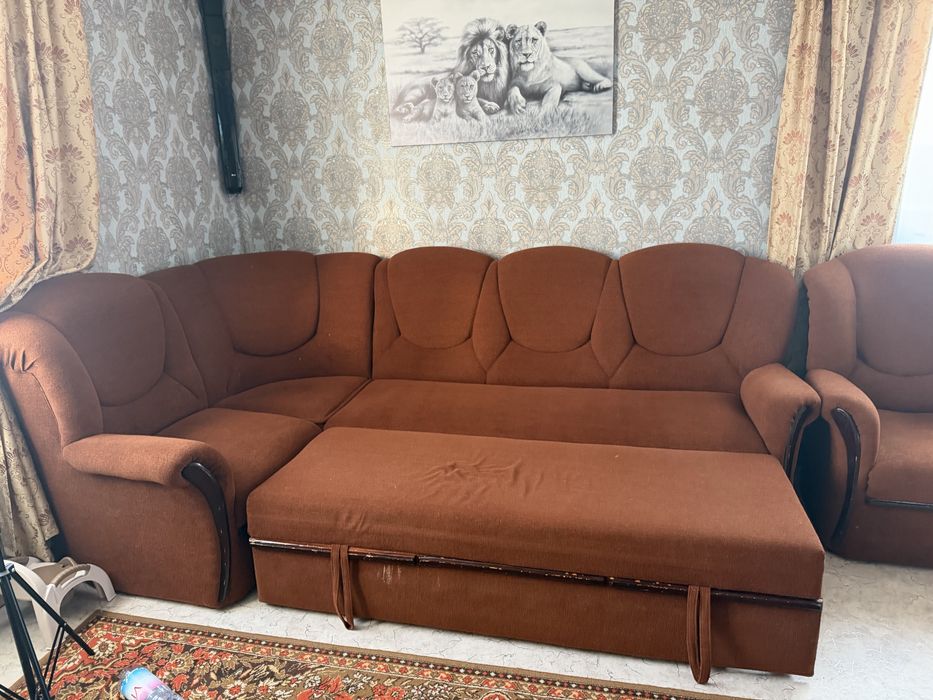 Продам диван угловой