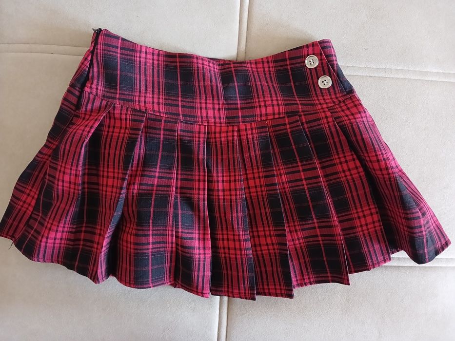 Красная клетчатая юбка