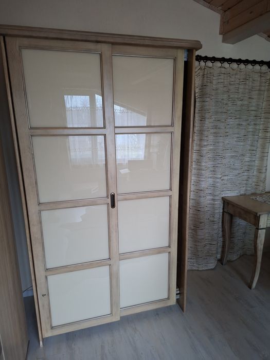 Гардероб ,Витрина