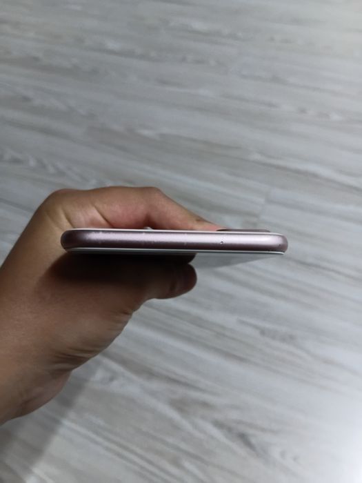 Продам Iphone 7 plus