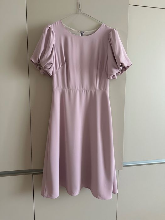 Рокля Pearl на българския бранд vincit в нежно розово