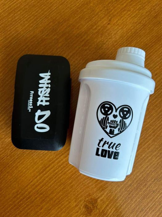 Шейкър и кутия за хапчета