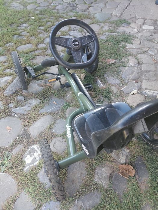 Vând Kart Jeep pentru copii