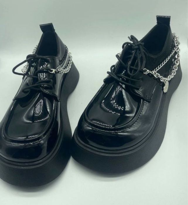 Лоферы женские лаковые