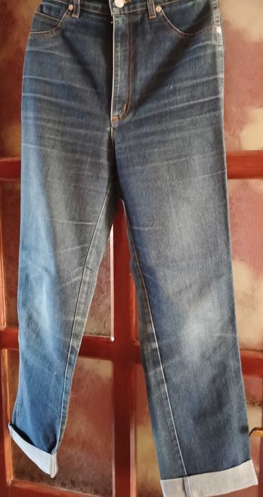 Продам джинсы б-у