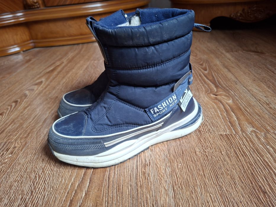 Продаются детские сапоги на меху