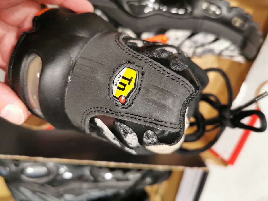 Adidași Nike air max TN