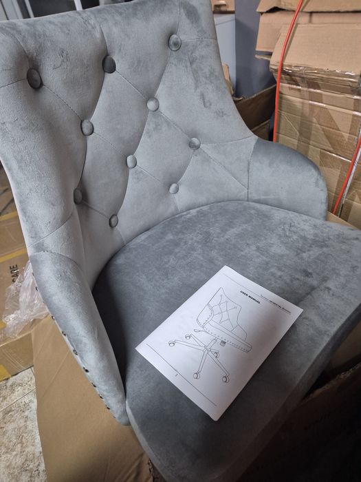 Уникален въртящ360гр. стол с регулируема височина,газов амортисьор