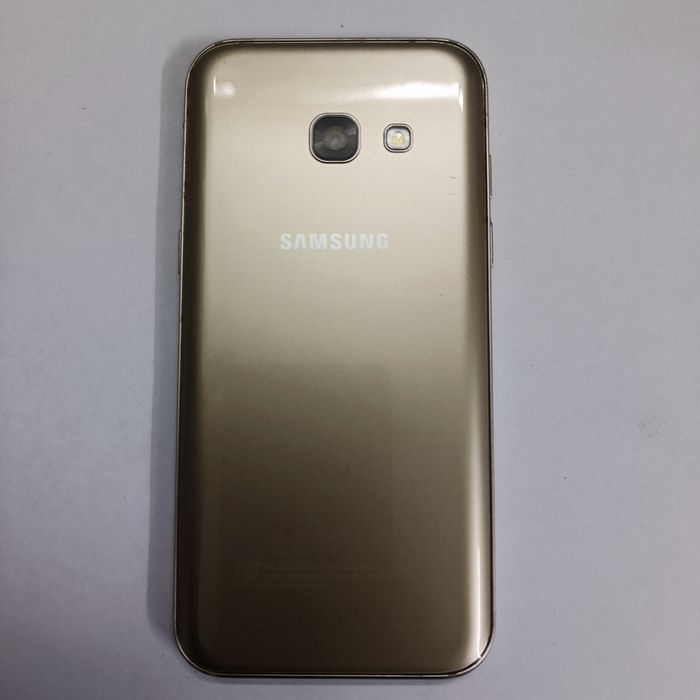 Продам Телефон Samsung A3