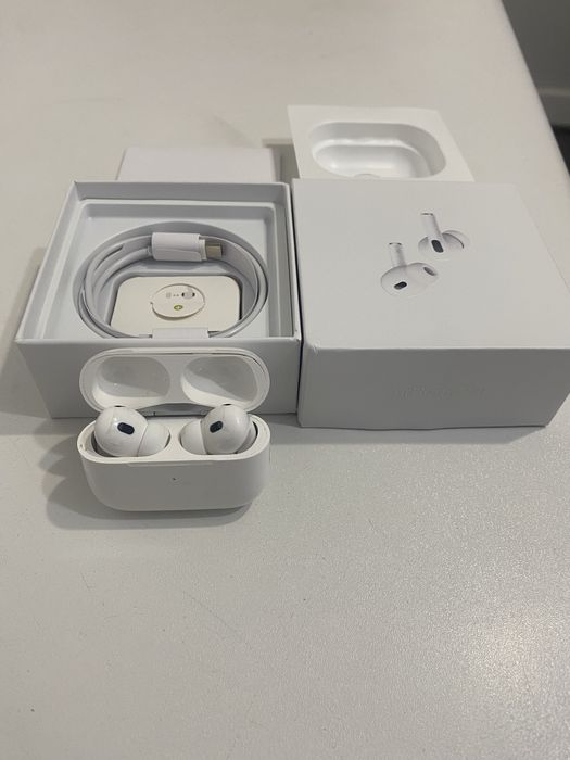 Vand 3 perechi AirPods Pro generatia 2