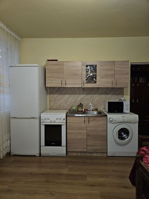 Дава се под наем Двустаен апартамент в Асеновград - 60 кв.м за 255 € - Снимка #2