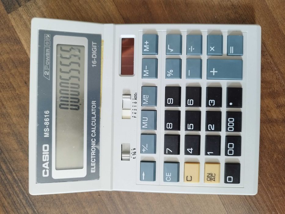 Calculator de birou Casio