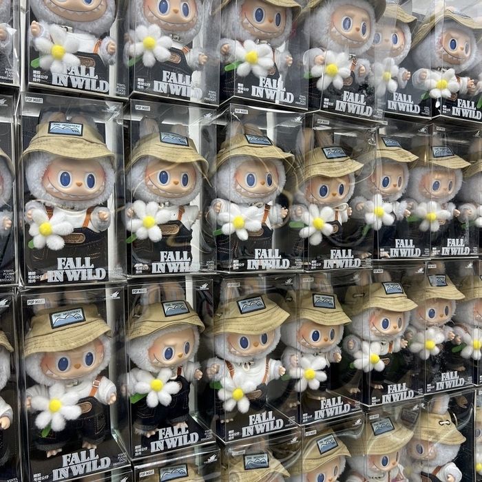 Лабубу Лимитирана серия, Labubu Limited Edition Fall in Wild