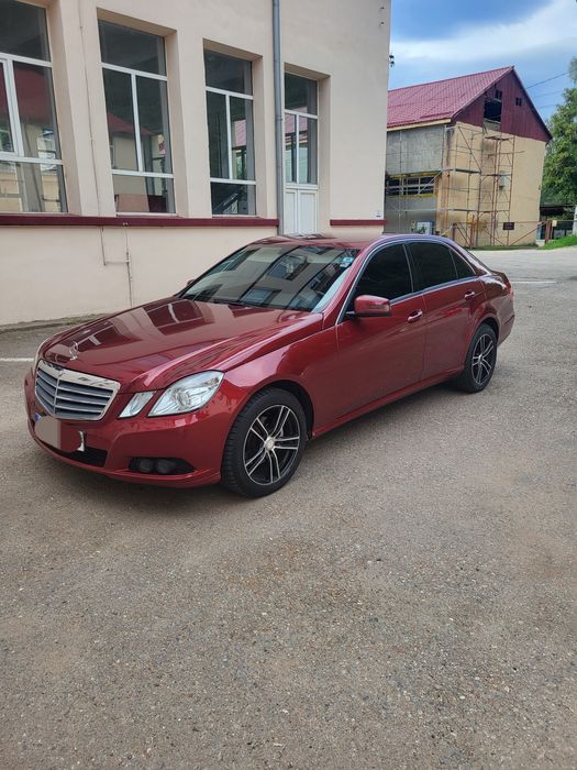 Vând Mercedes E200