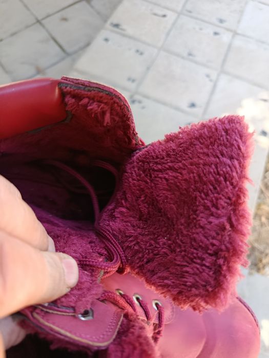 Нови зимни кожени обувки номер 42