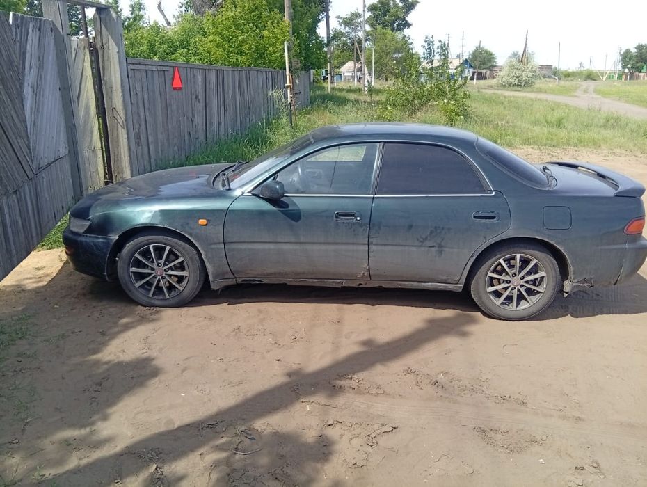 Автомобиль тайота Карина ЕД