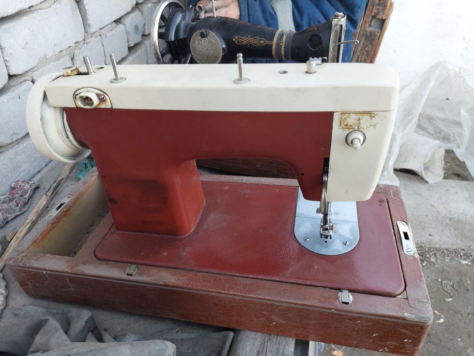 Продам швейные машины.