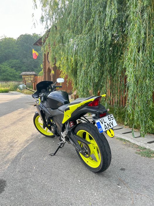 Motocicleta Honda CBR 125 2012