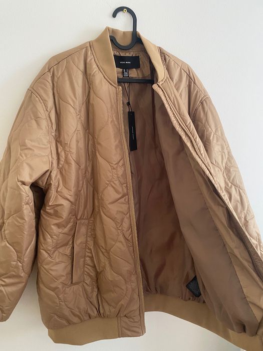 Ново пролетно бомбър яке