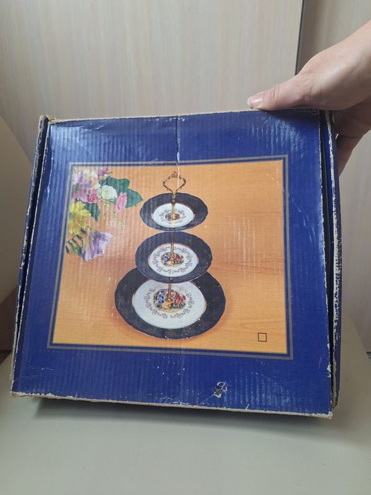 Продам этажерку по 500 тг