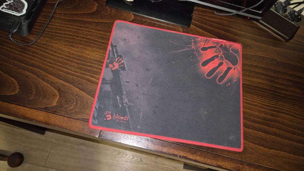 PlayStation 4, 1TB + телевизор и аксесоари