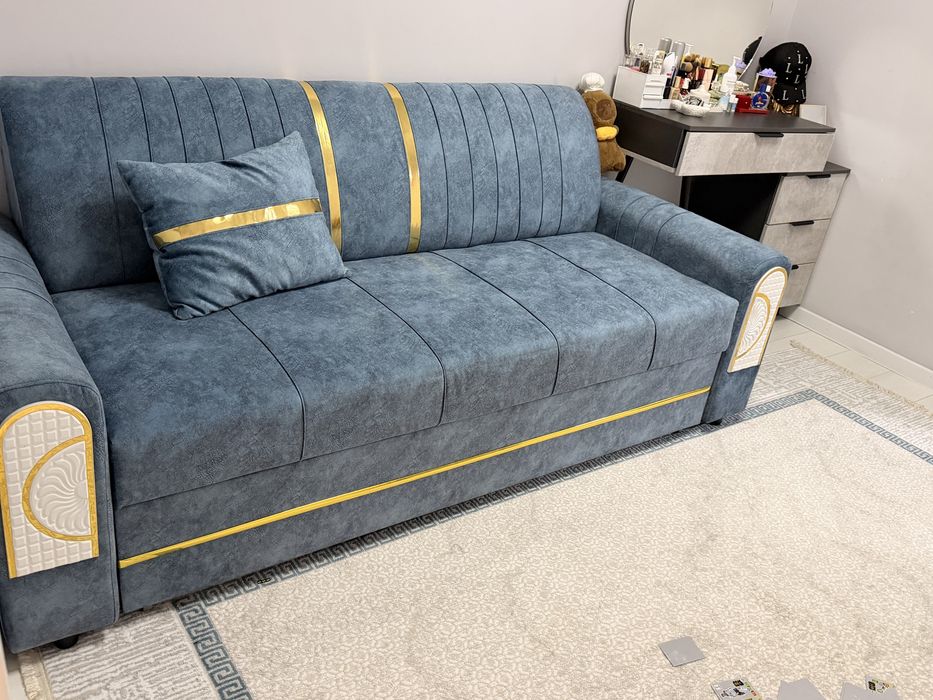 Диван срочно продам