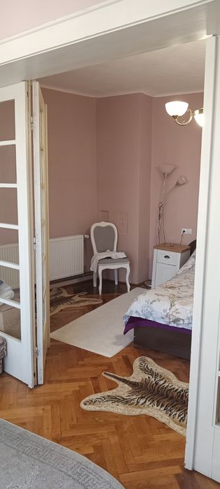 Vând apartament la casă zona istorică