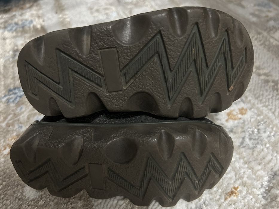 Продам детские зимние сапоги