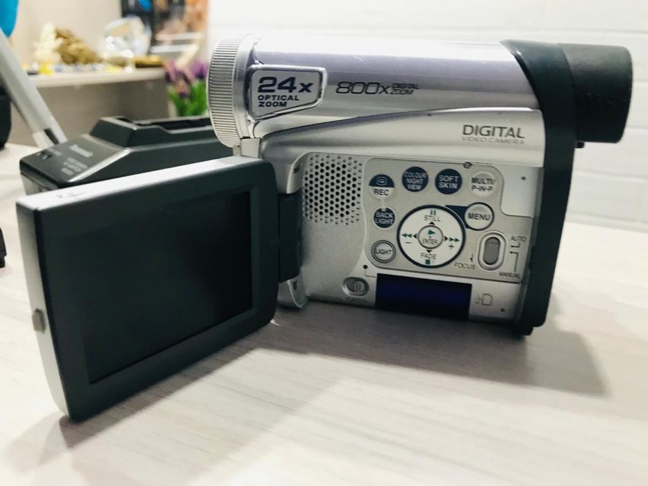 Продам видеокамеру Panasonic